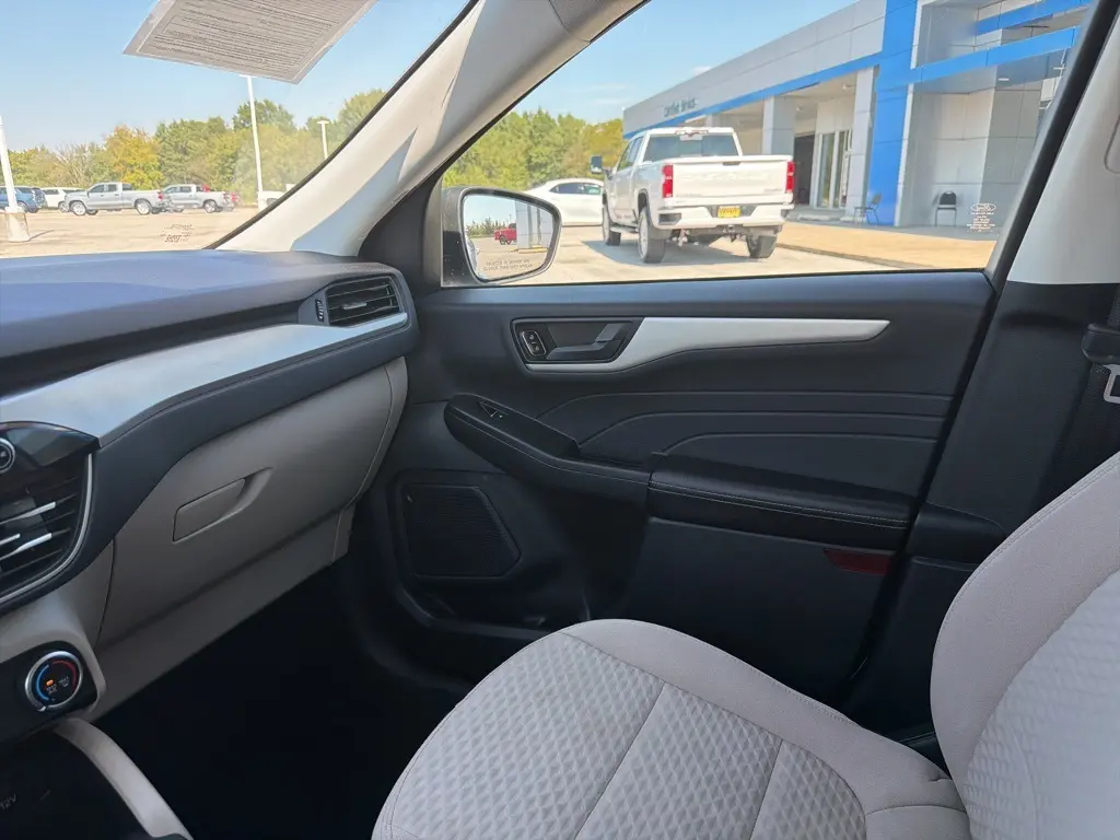 2022 Ford Escape SE photo 26