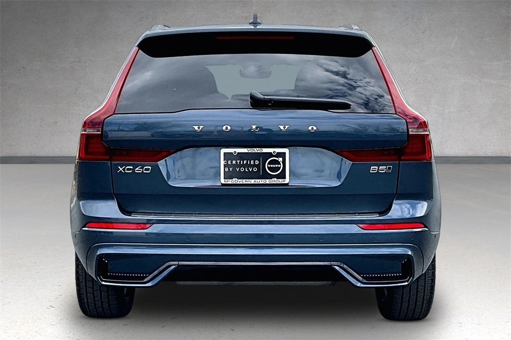 2026 Volvo - image 5