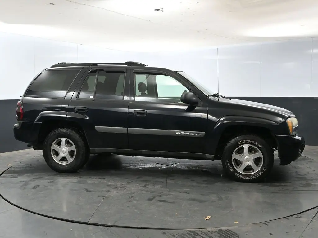 Used 2004 Chevrolet TrailBlazer LS with VIN 1GNDT13S742350464 for sale in Elkhorn, WI