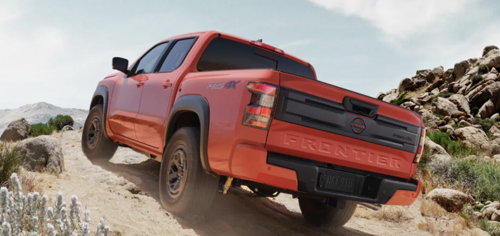  2025 Nissan Frontier Near Downtown LA