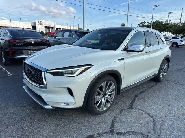 2021 Infiniti QX50 Essential photo 3