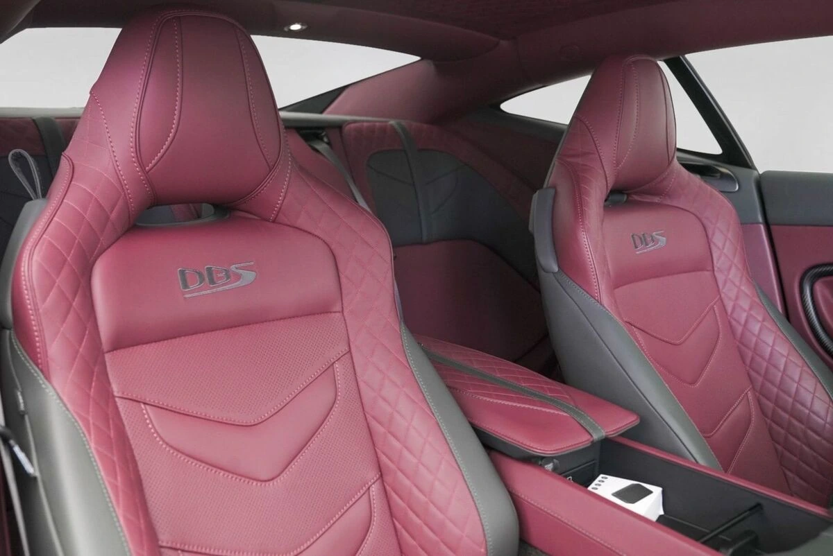2023 Aston Martin DBS Base - Photo 32