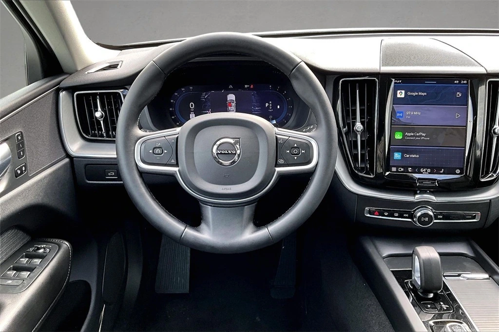 2023 Volvo - image 8
