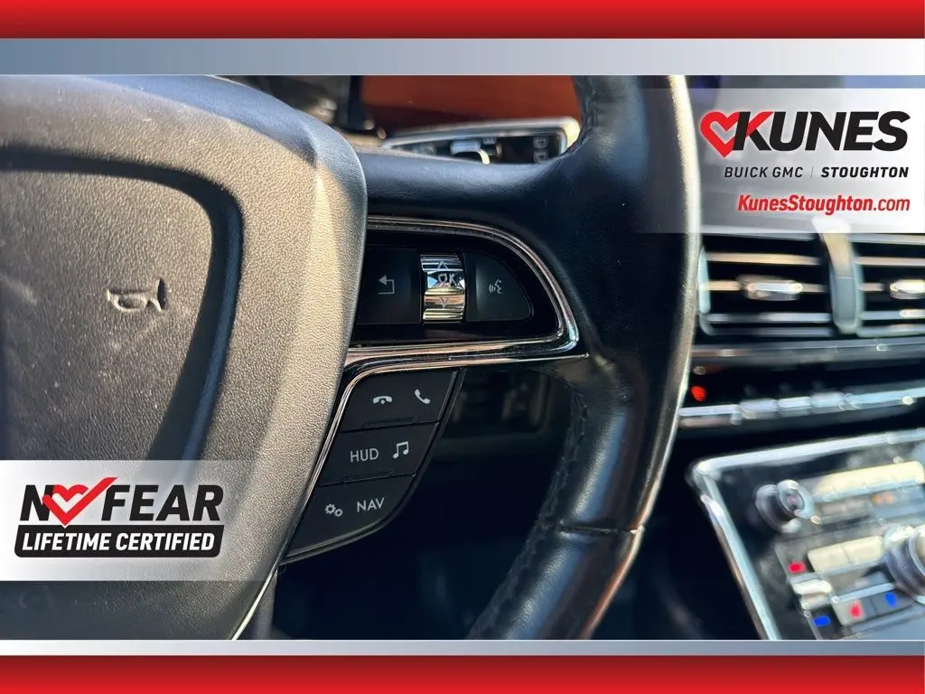 2019 Lincoln Navigator L Reserve photo 17