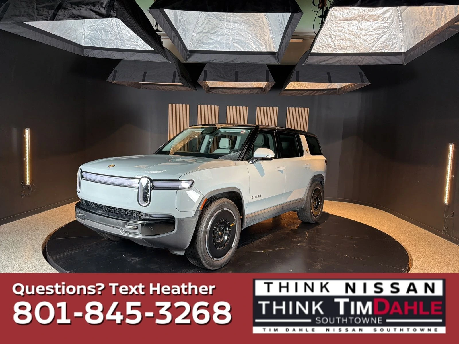 2025 Rivian R1S Adventure Dual Standard's photo