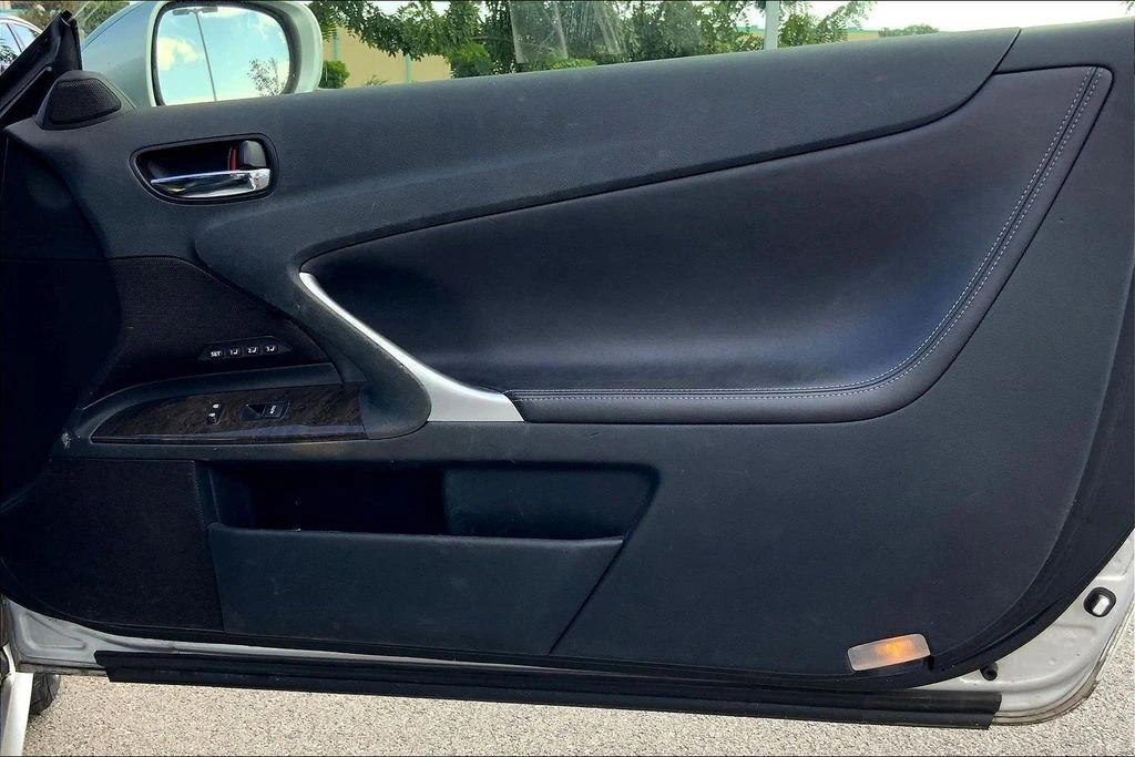 2015 Lexus IS 250 - Photo 22