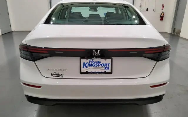 2025 Honda Accord LX photo 4