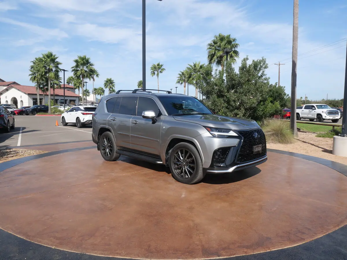 2023 Lexus LX F-Sport's photo