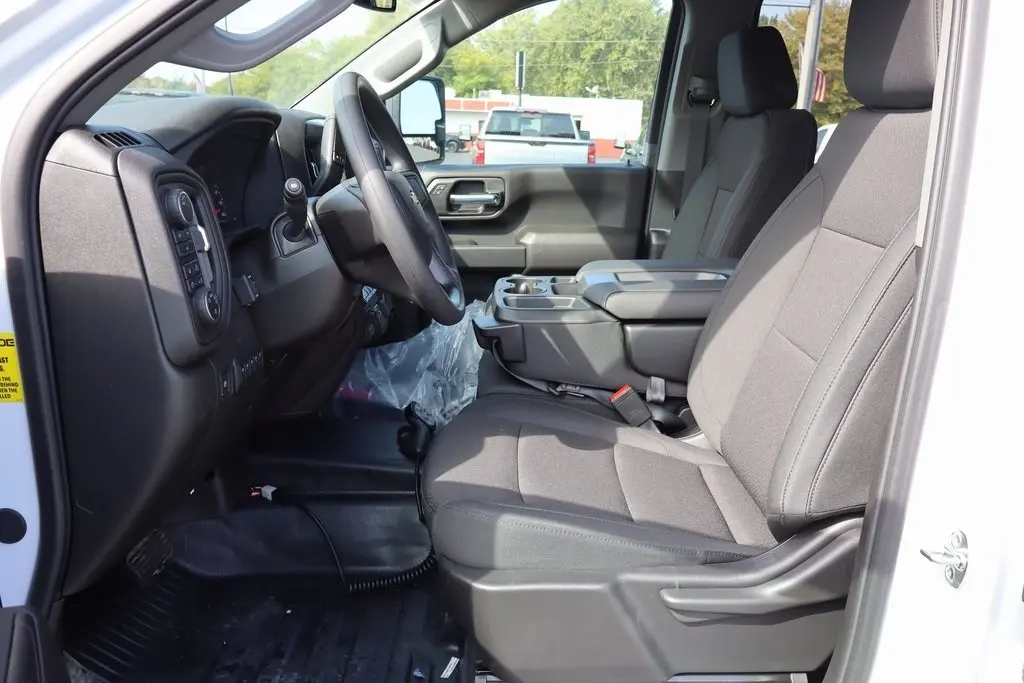 2025 Chevrolet Silverado 2500HD Work Truck Trail Boss photo 3