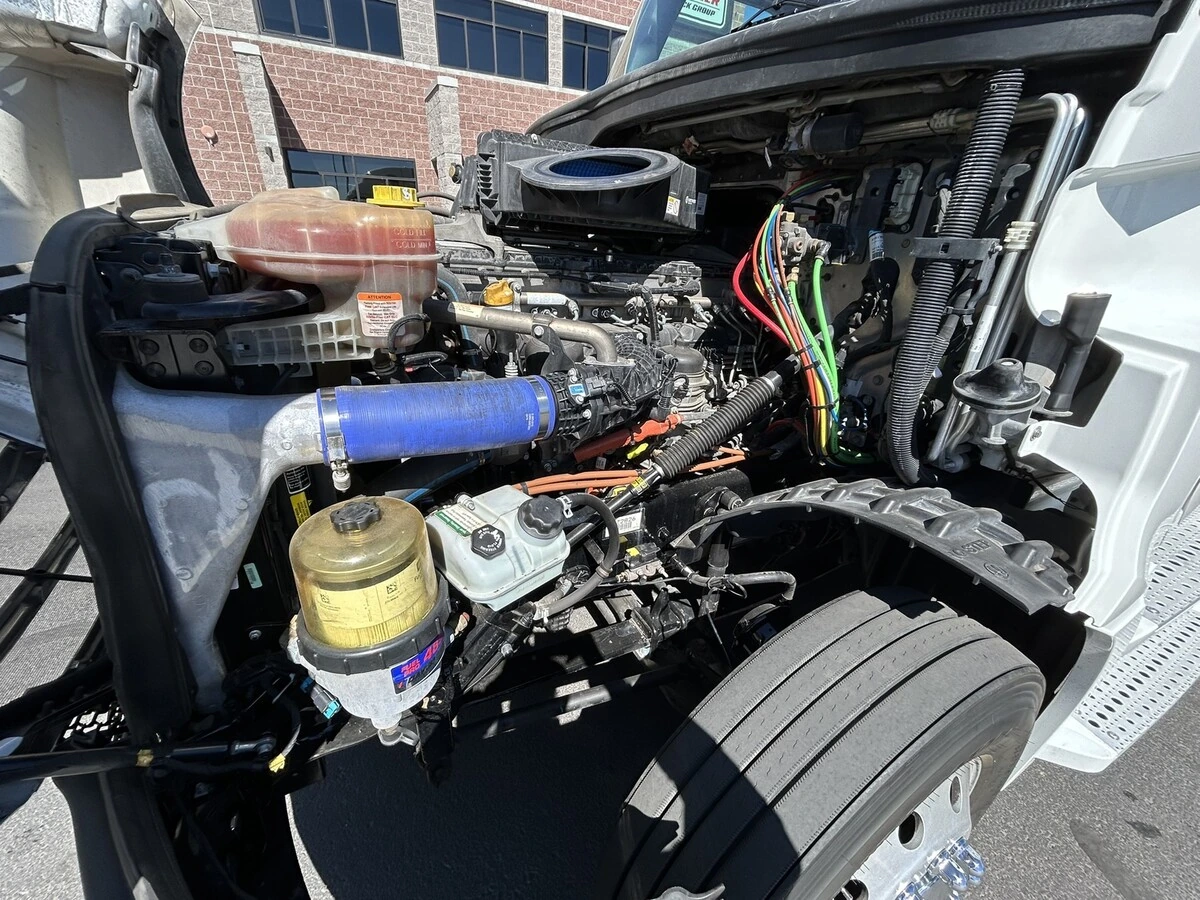 2022 Freightliner Cascadia - image 22