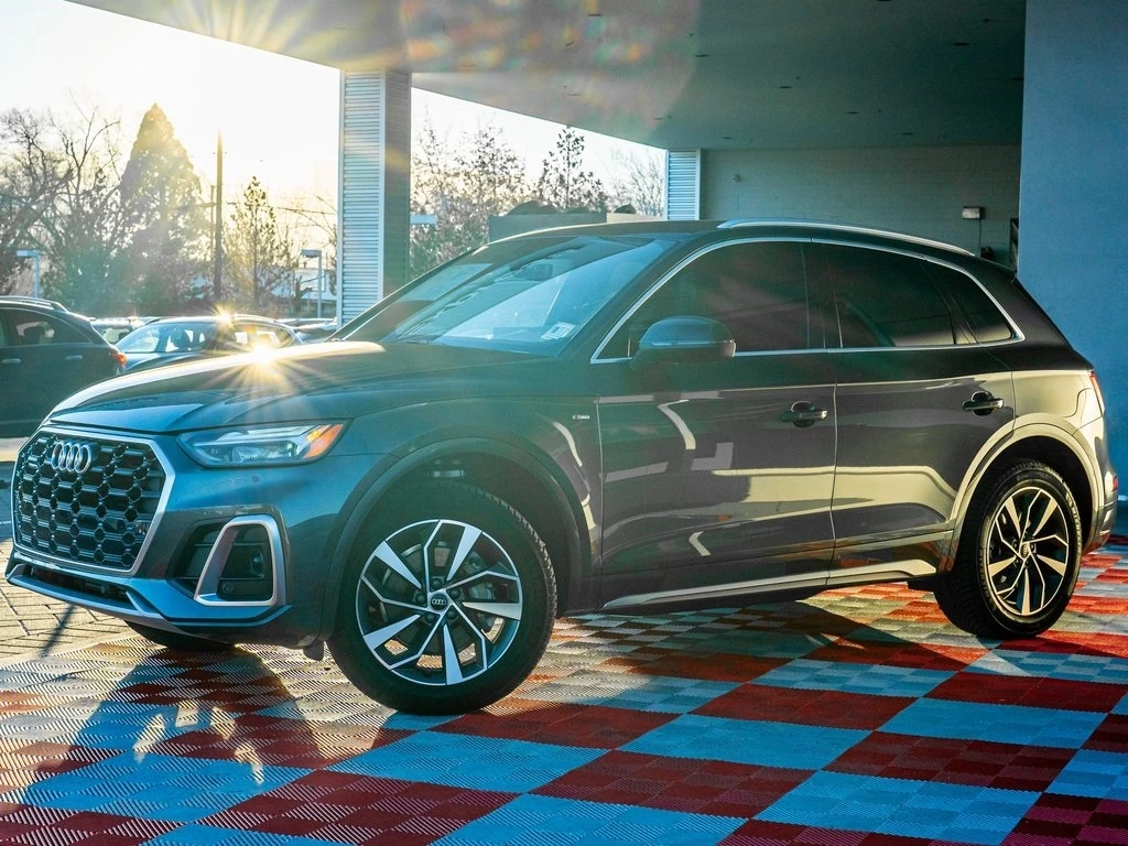 2022 Audi Q5 Premium's photo