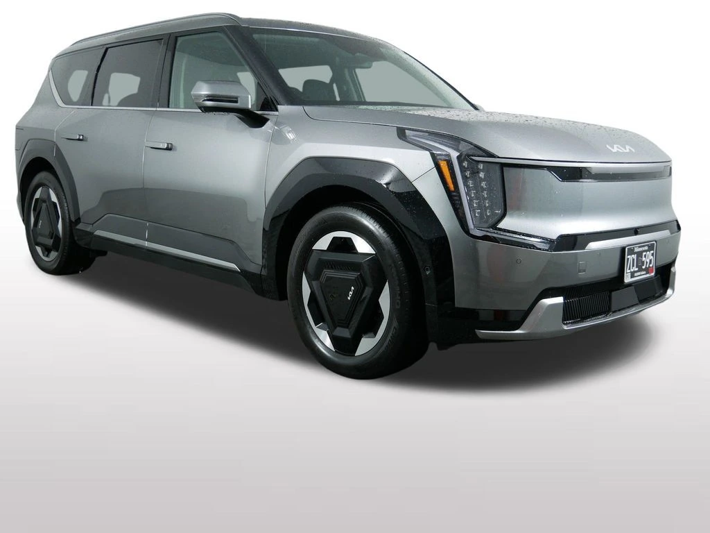 Used 2024 Kia Ev9 Land with VIN KNDADFS52R6025061 for sale in Brooklyn Park, Minnesota