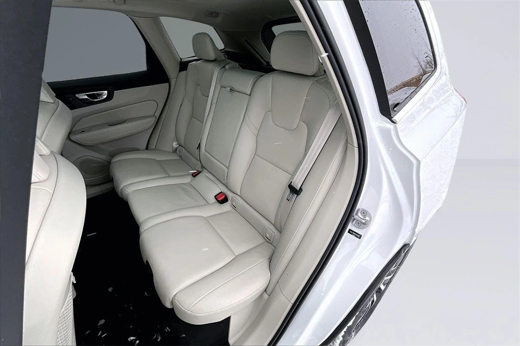 2023 Volvo - image 21