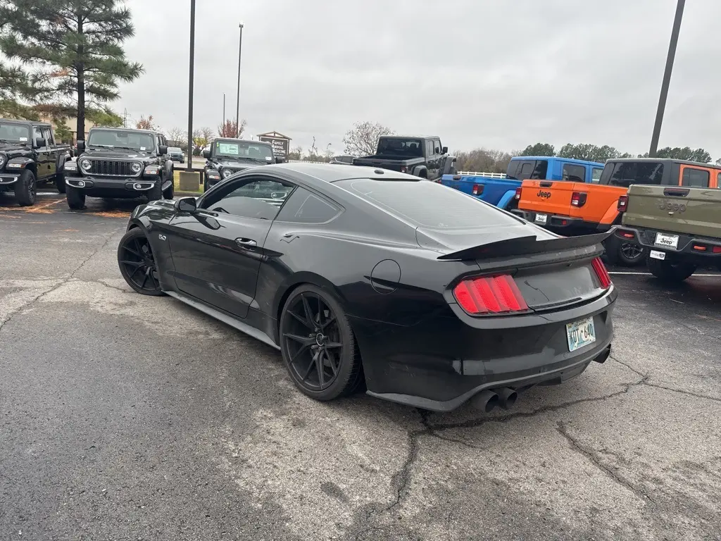2015 Ford Mustang GT Premium photo 4