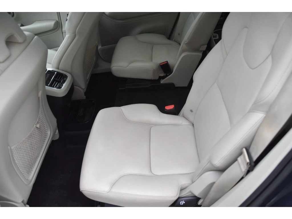 2023 Volvo - image 15