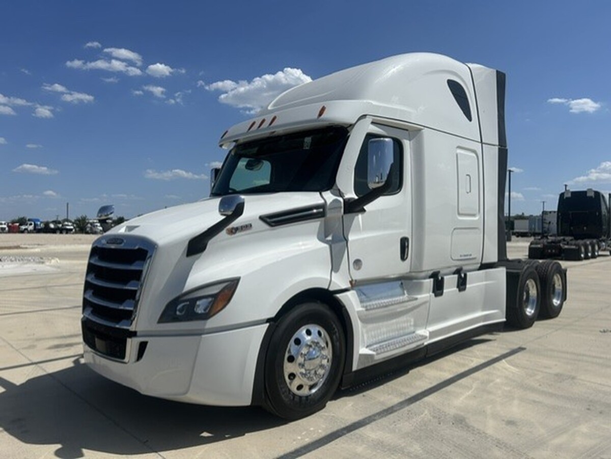 2024 FREIGHTLINER Cascadia