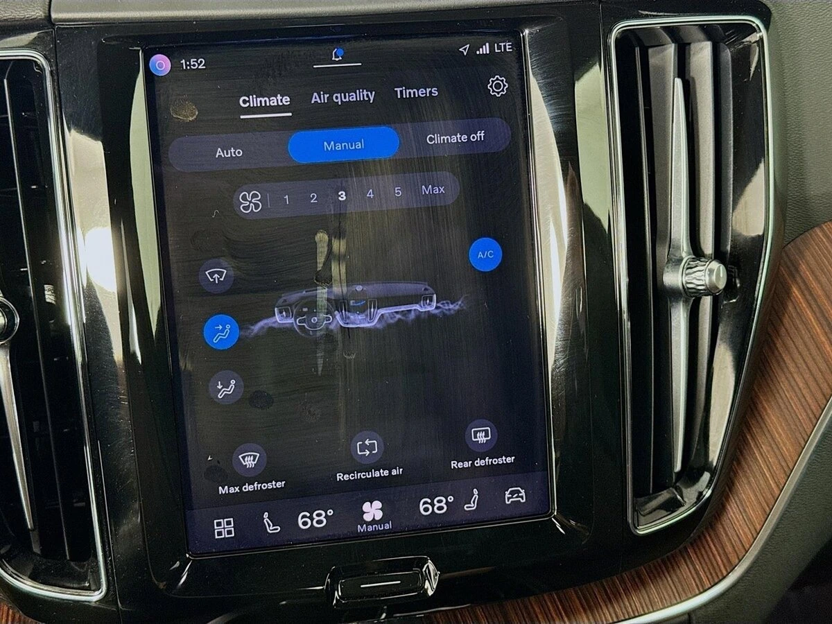 2023 Volvo - image 18