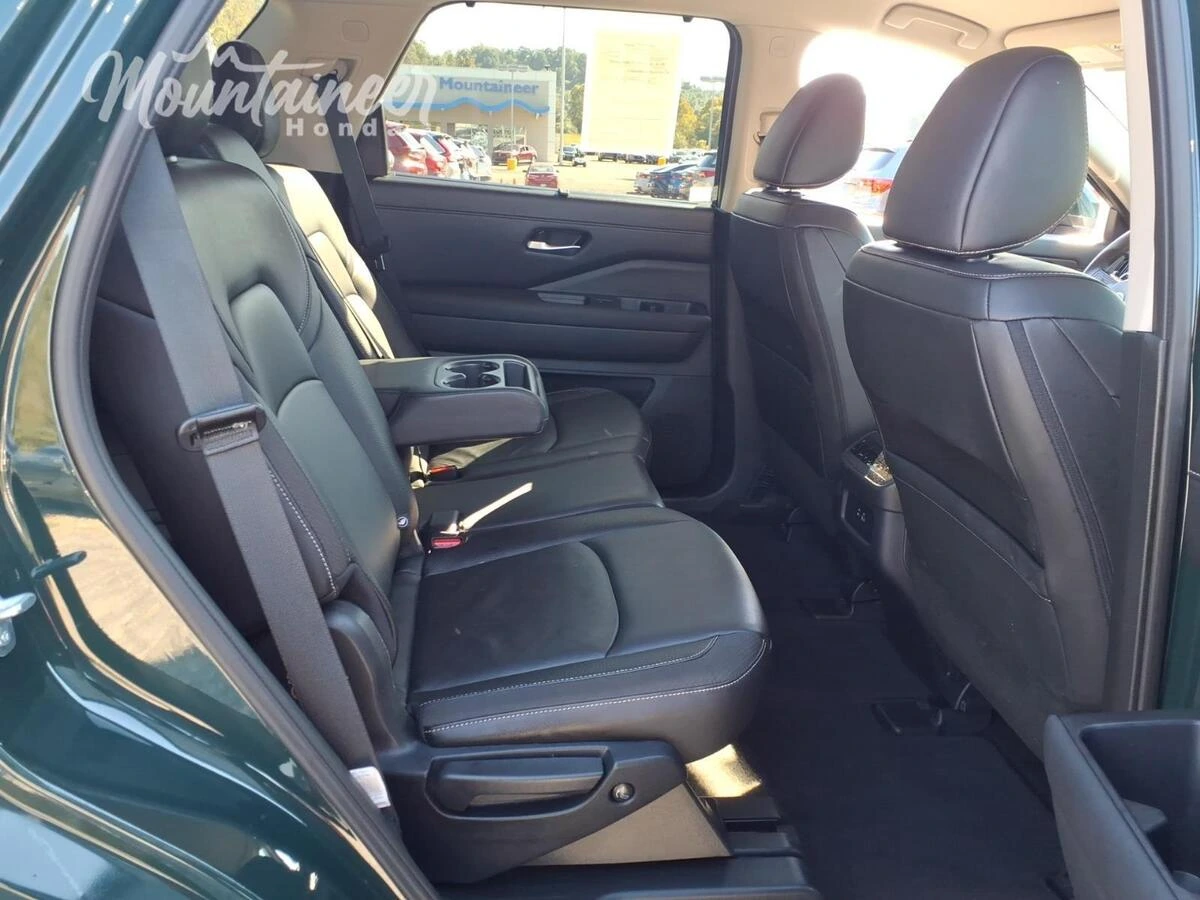 2025 Nissan Pathfinder SL - Photo 21