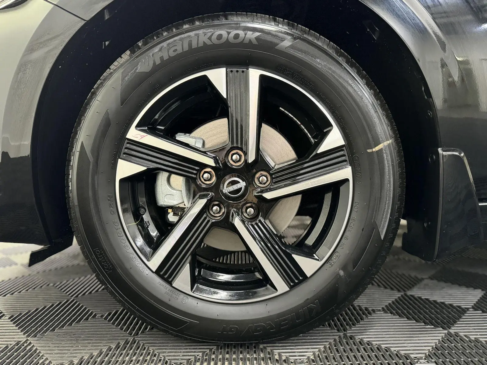 2025 Nissan Sentra SV photo 7