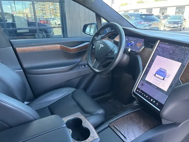 2020 Tesla Model X Long Range photo 9