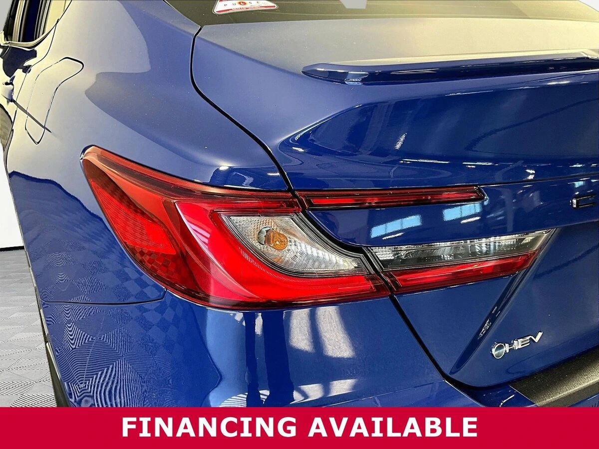 2025 Toyota Camry SE - Photo 22