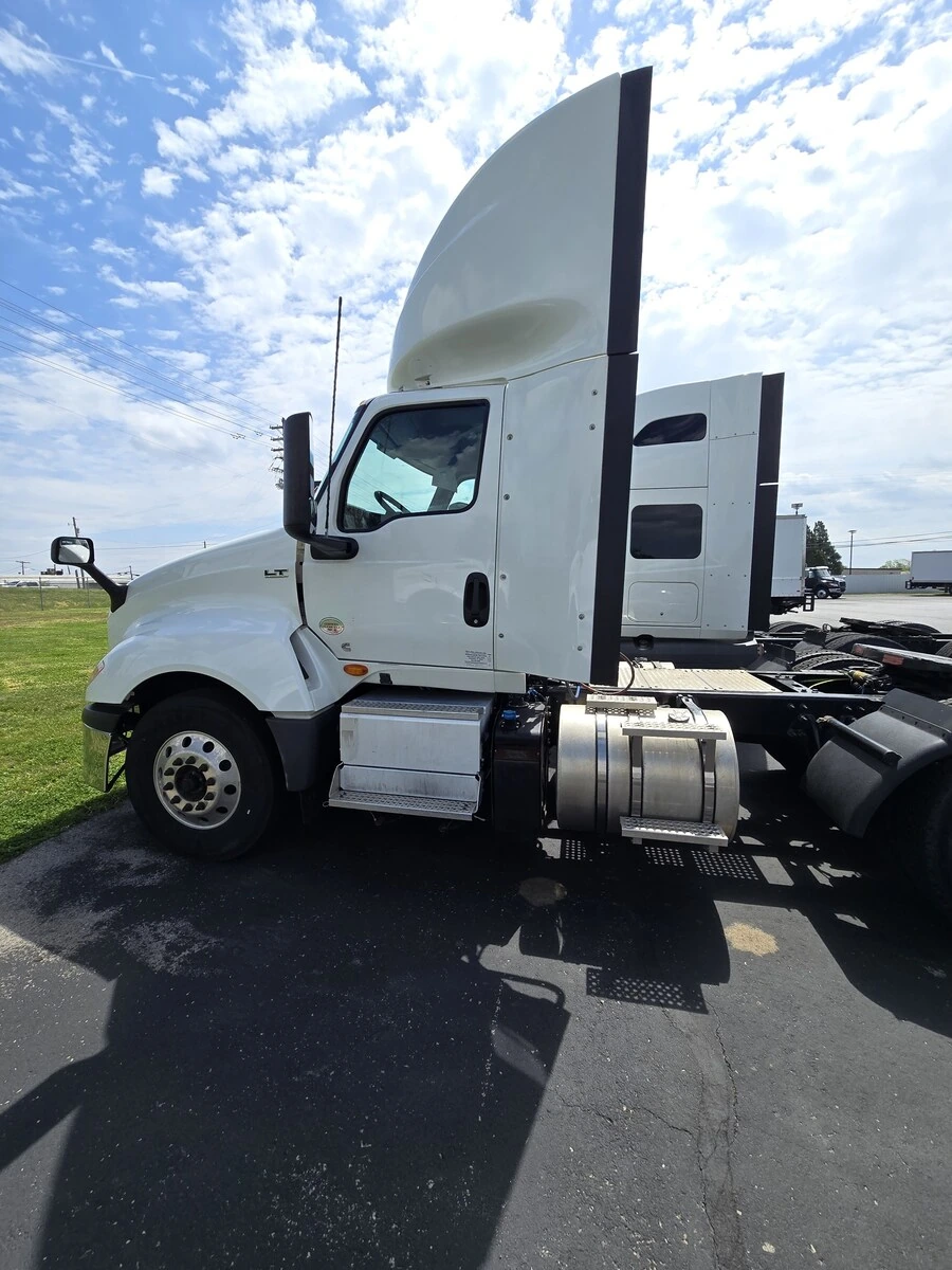 2022 International LT in Louisville, KY — photo 6