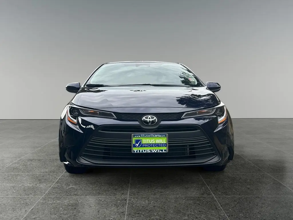2025 Toyota Corolla LE photo 2
