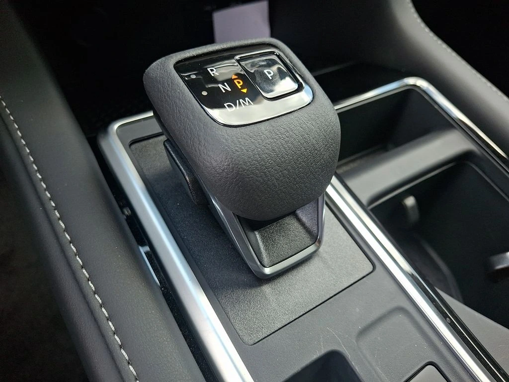 2026 Nissan Pathfinder SV - Photo 10