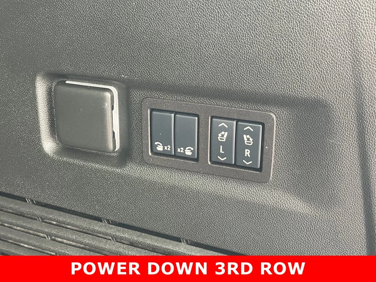 2025 GMC Yukon XL Denali - Photo 31