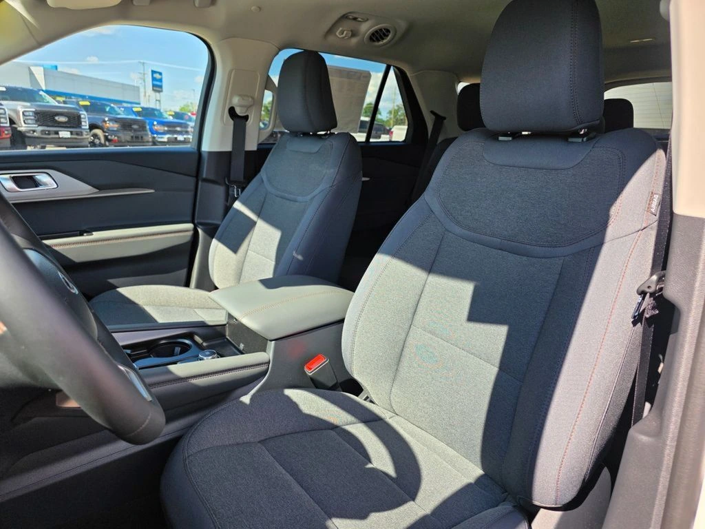 2025 Ford Explorer Active - Photo 16