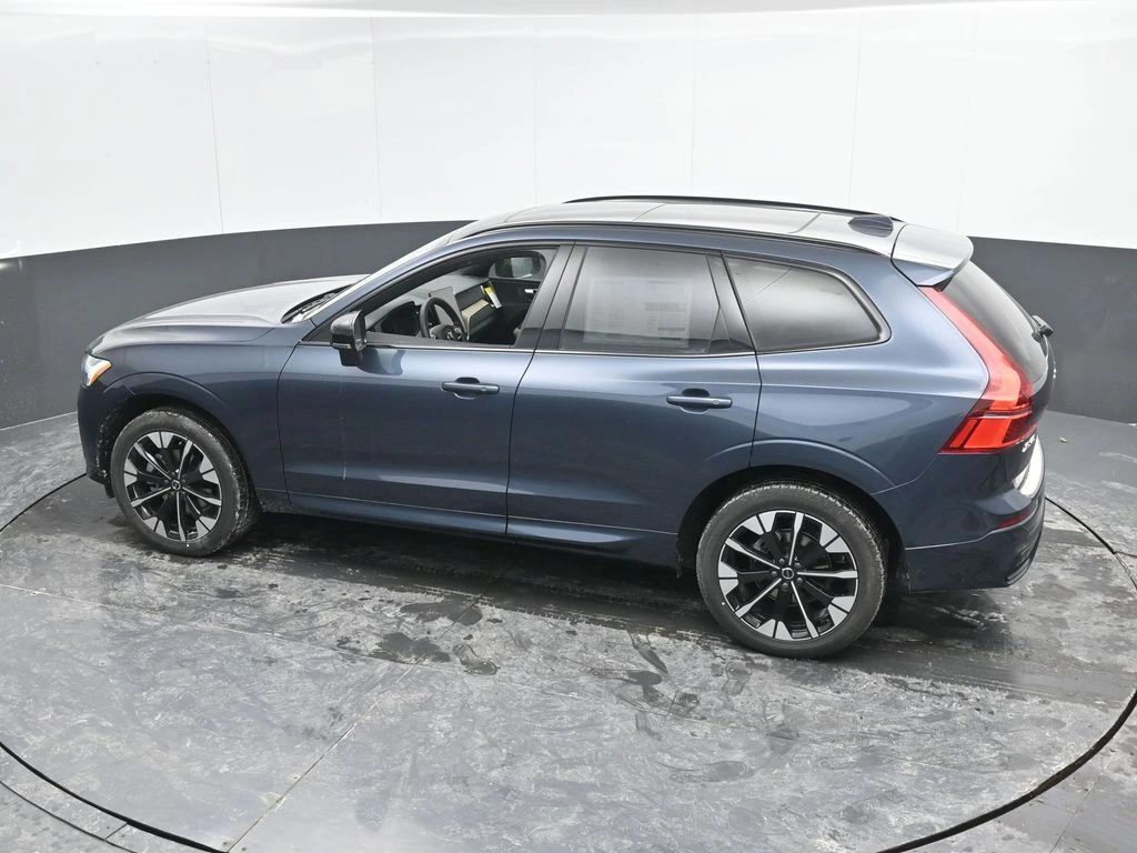 2026 Volvo - image 34