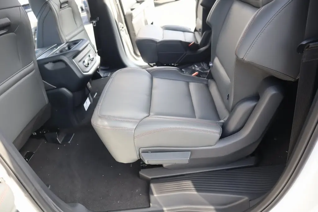 2025 Ford Expedition MAX photo 4