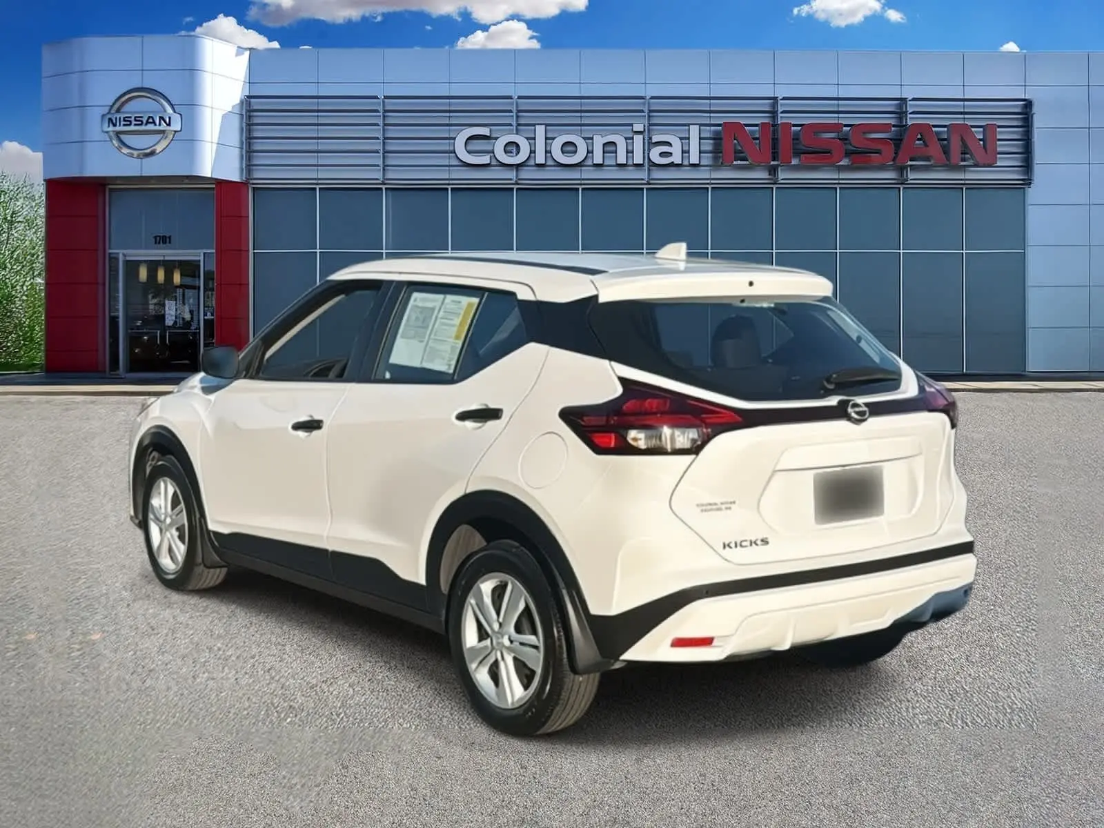 2024 Nissan Kicks S photo 2