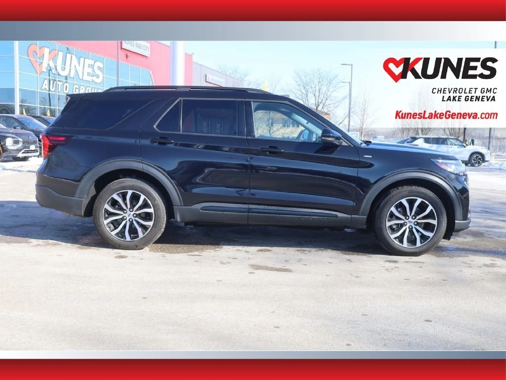 2025 Ford Explorer ST-LINE - Photo 11
