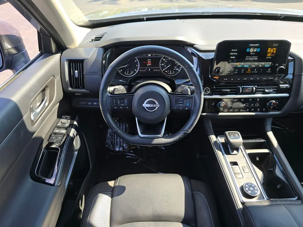 2024 Nissan Pathfinder SL photo 21
