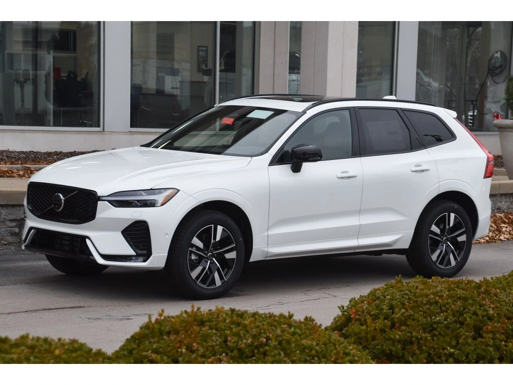 2026 Volvo - image 7