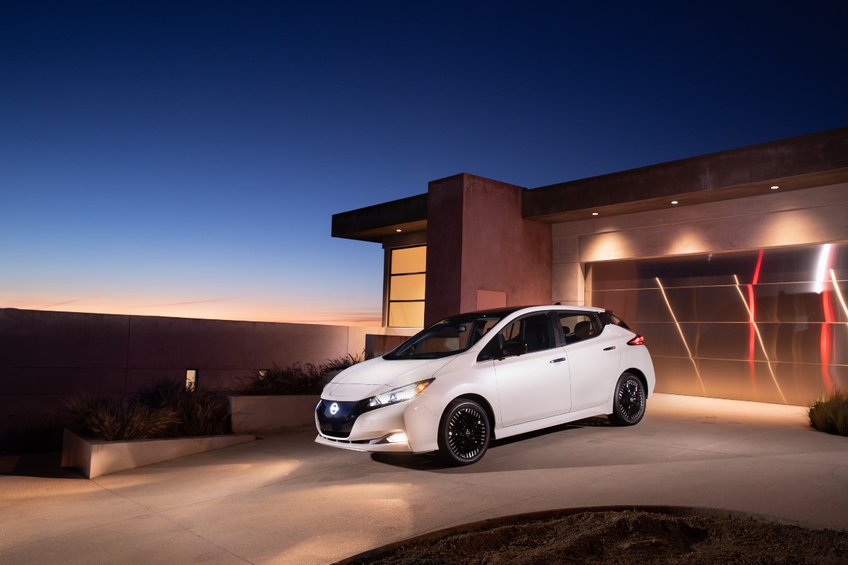 2023 Nissan LEAF Exterior Driver Side Front Profile