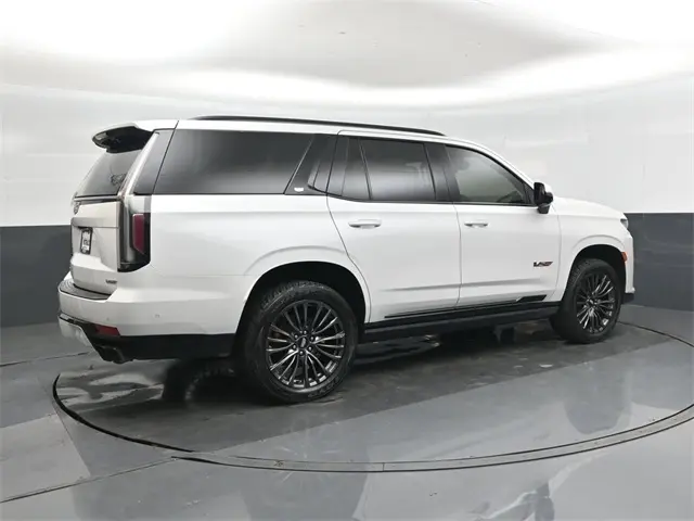 2023 Cadillac Escalade V-Series photo 2