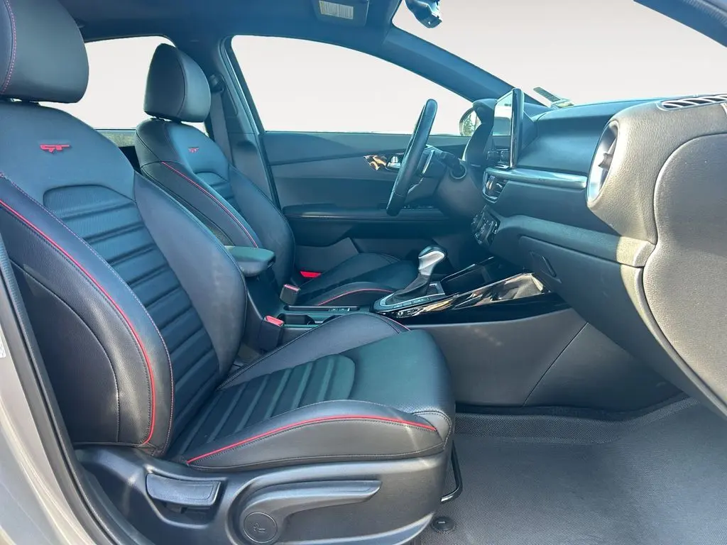 2023 Kia Forte GT photo 10