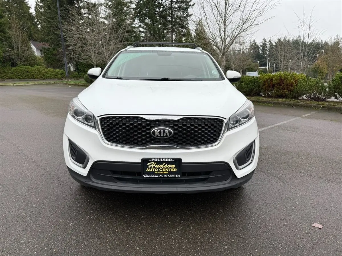 2016 Kia Sorento LX V6 photo 2