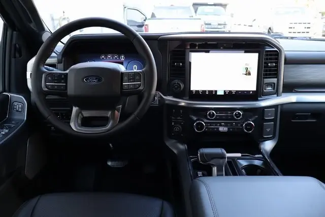 2025 Ford F-150 Lariat photo 5