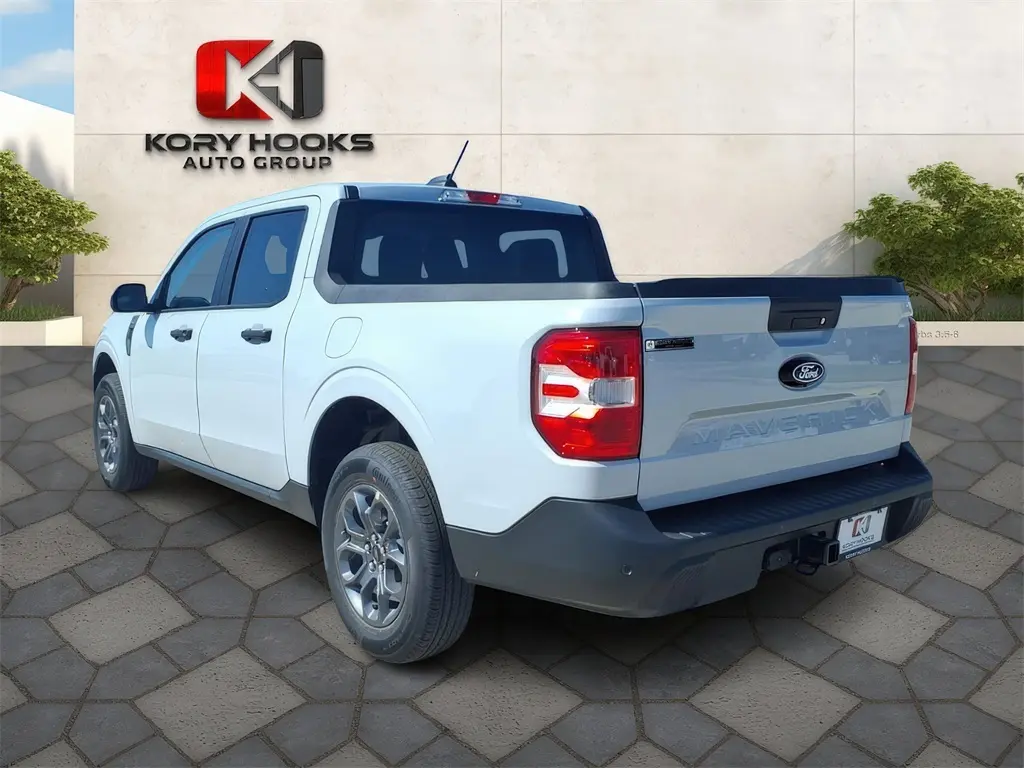 2025 Ford Maverick XLT photo 2