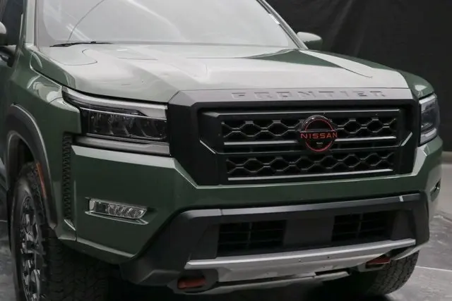 2022 Nissan Frontier PRO-4X photo 3