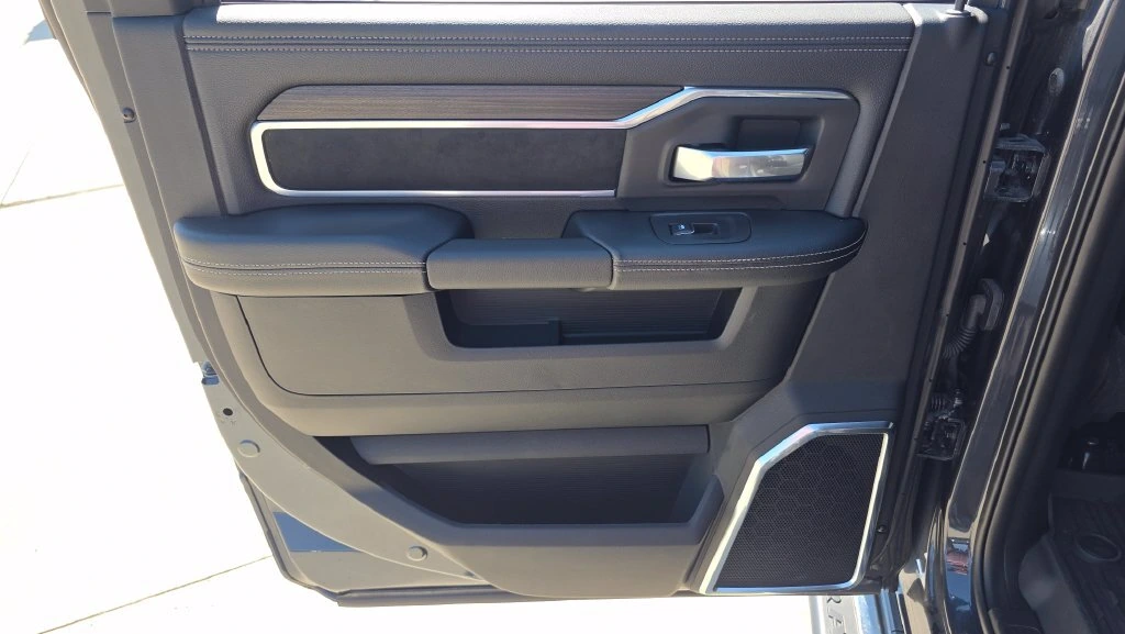 2026 RAM 2500 Laramie - Photo 19