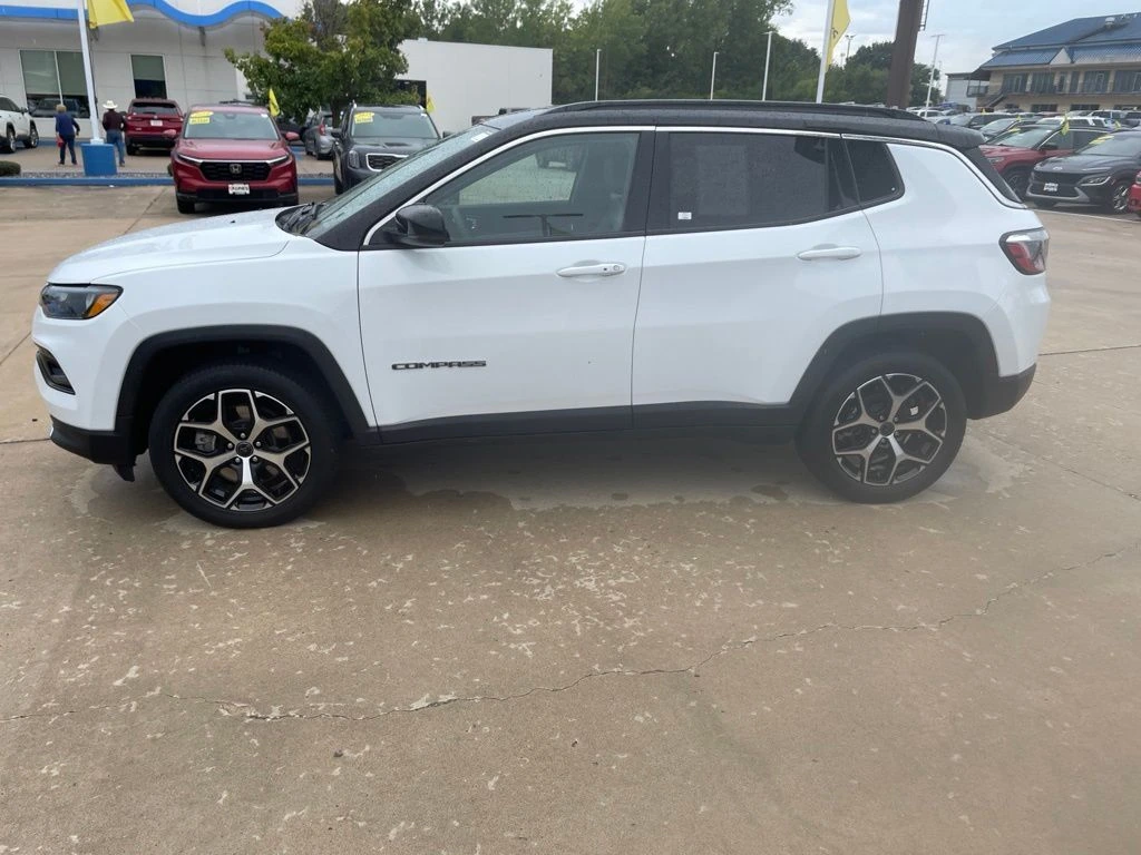 2025 Jeep Compass Limited - Photo 13