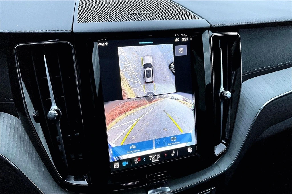 2025 Volvo - image 14