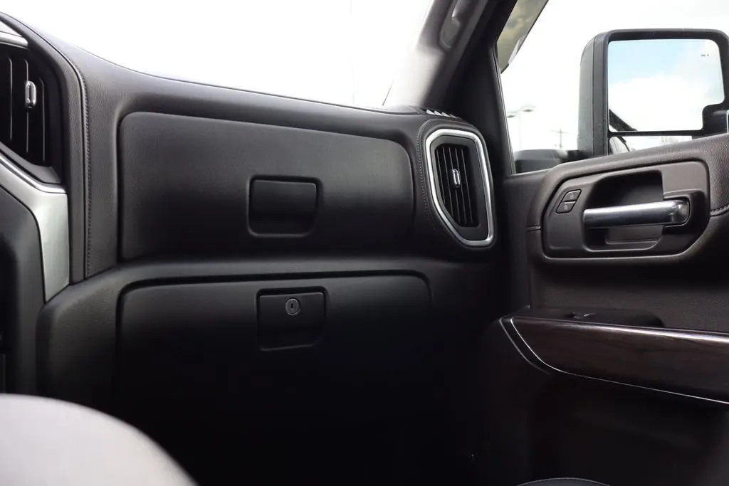2022 Chevrolet Silverado LTZ photo 45