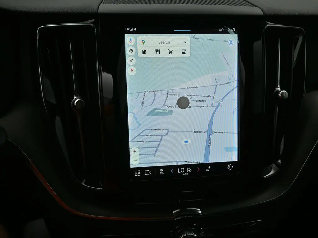 2025 Volvo - image 14