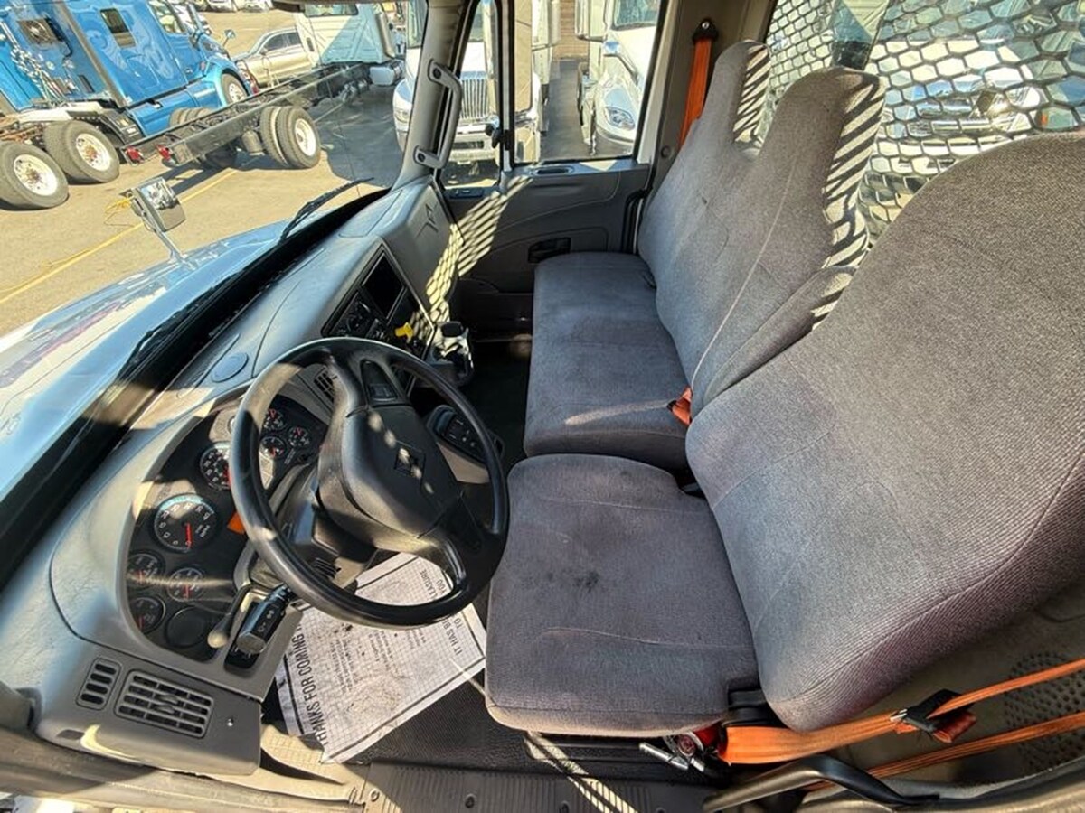 2019 International 4300 in Portland, OR — photo 8