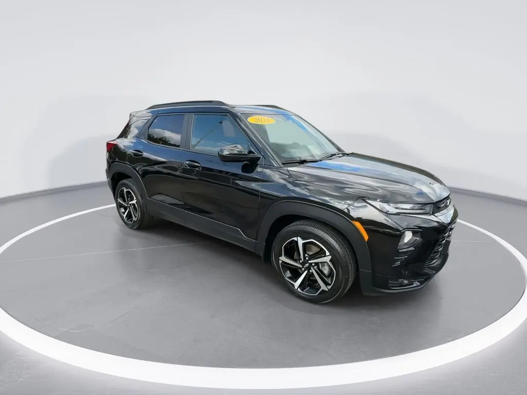2021 Chevrolet Trailblazer RS photo 2